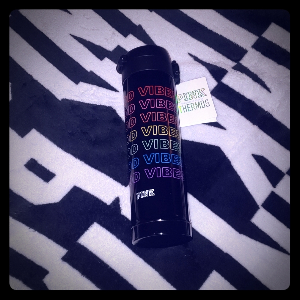VS PINK thermos
